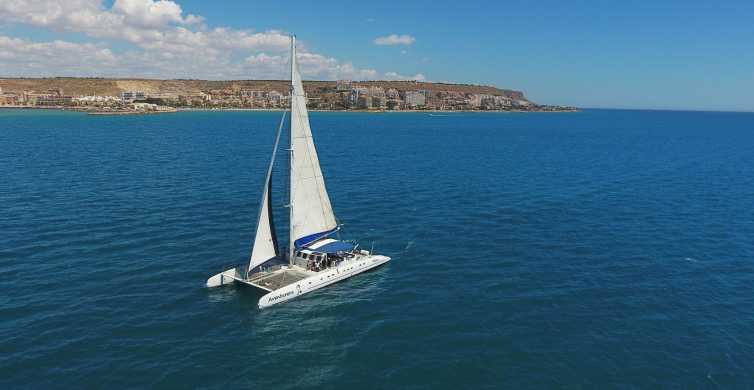 Alicante: crucero de dos horas en catamarán al atardecer