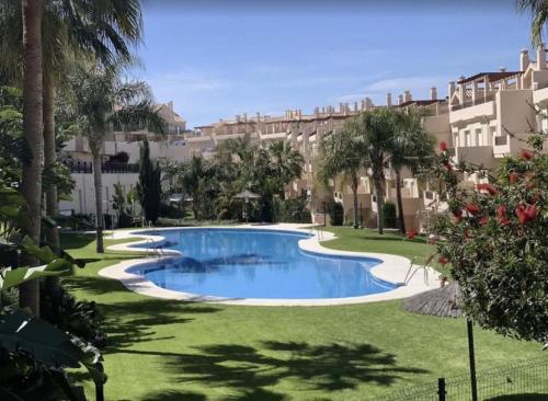 3-Bed 3 bath Sea & Mountain View Apartment