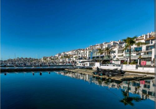 3 Bed Penthouse in the Heart of Puerto Banus & Pool