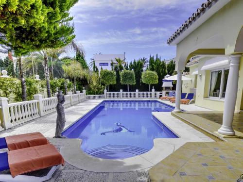 7002 cosy 2nd beach line villa big garden and pool