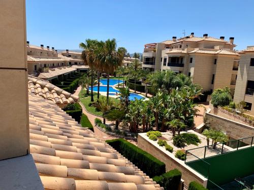 Acogedor, nuevo adosado junto al mar