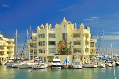 Capaldi Luxury Holiday Rentals Puerto Marina Benalmadena