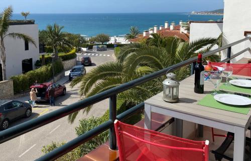 Balmins White by Hello Homes Sitges