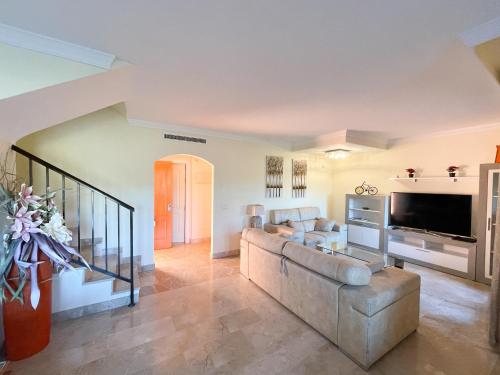 Beautiful Townhouse With Sea View 5 Min From The Beach