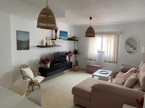 Casa Teté, Bright & Spacious Family Home - Self Check-in, Free Parking