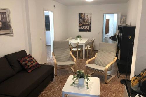 Céntrico apartamento para 8 en Benidorm