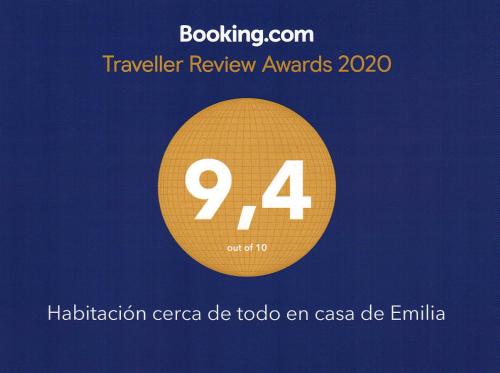 Habitación cerca de todo en casa de Emilia