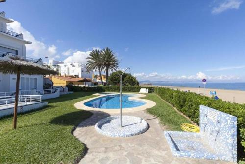 Fantastic first beach line attic apartment sleep7