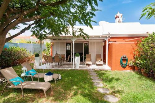 Flamboyant Tree Garden Holiday Home