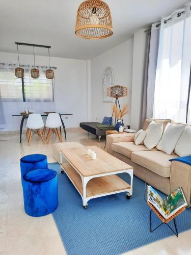 Hollywood Hills/Riviera