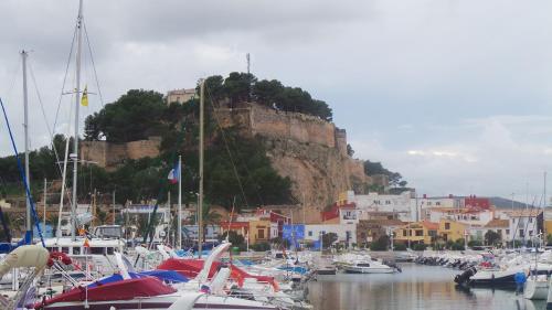 Immaculate and modern 1 bedroomed apartment