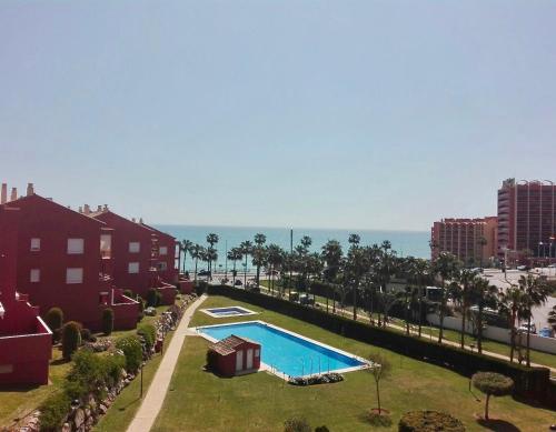 Lujoso Atico con vistas al mar frontales y a 3 minutos a pie de la playa