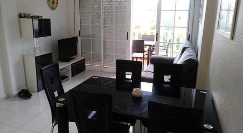 front de mer et piscine 2 chambres