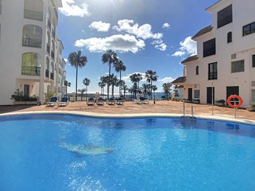 Superb Seafront Apartment Marina Real 305