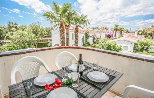 Nice apartment in Dénia with Outdoor swimming pool and 1 Bedrooms