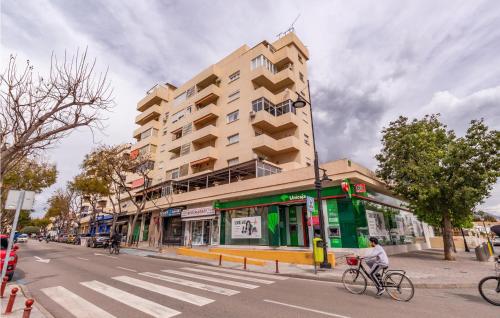 Nice apartment in Fuengirola with WiFi and 3 Bedrooms