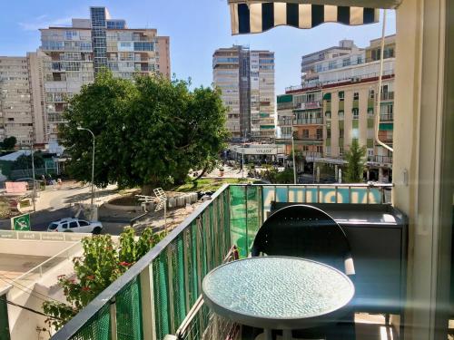 Recently Refurbished Center Apartment