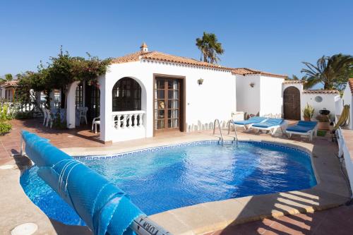 Colina Golf Excellent Holiday Home With Heated Pool