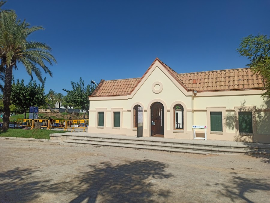 Afevi Tren Del Parc De Ribes Roges