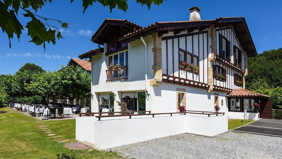 Les Jardins De Bakea