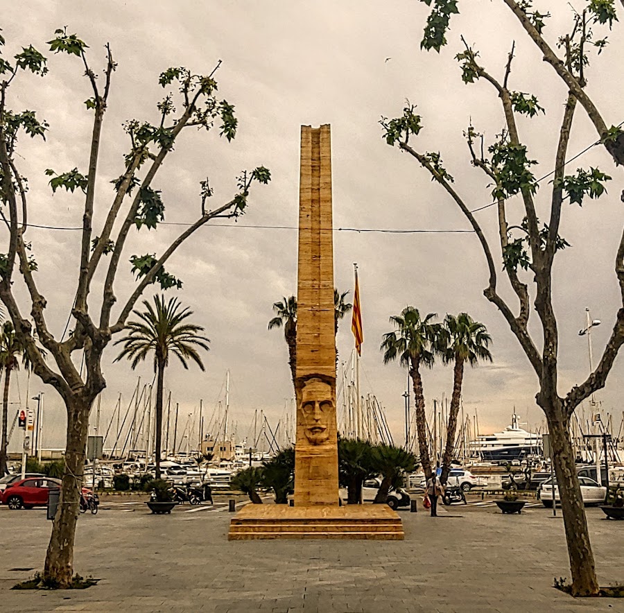 Monumento A Francesc Macià